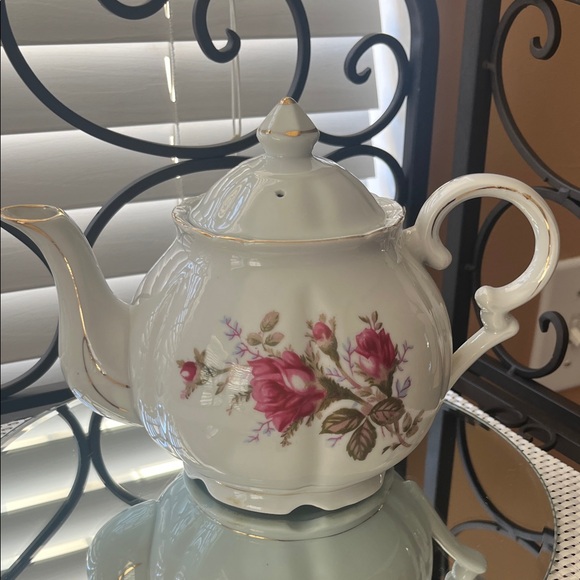 Lipper and Mann Retired Pompadour Rose Gold Trim Teapot - Picture 2 of 7